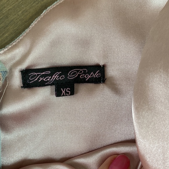 Grey lace over pink lining dress. Size xs - Picture 5 of 6